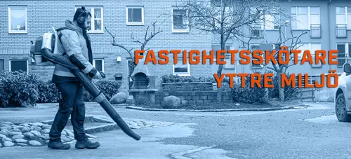 En man som går med en lövblås framför en flerbostadsfastighet | Nivika Fastigheter AB (publ)